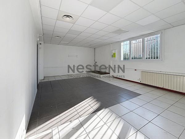 A LOUER - LOCAL PROFESSIONNEL/COMMERCIAL 300 m² - BOLLÈNE CENTRE