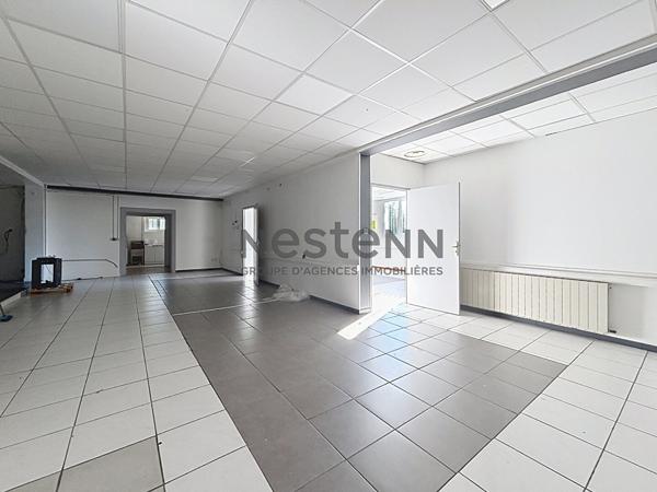A LOUER - LOCAL PROFESSIONNEL/COMMERCIAL 300 m² - BOLLÈNE CENTRE