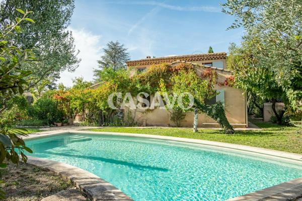 Vente Maison 7 pièces de 150m² - 13540 Aix-en-Provence