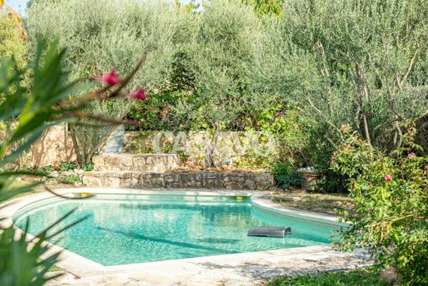 Vente Maison 7 pièces de 150m² - 13540 Aix-en-Provence