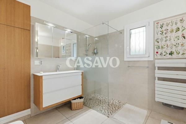 Vente Maison 7 pièces de 150m² - 13540 Aix-en-Provence