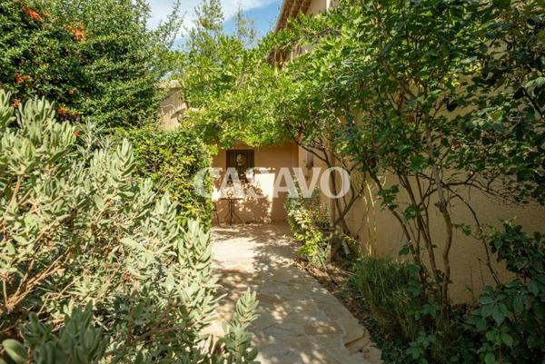 Vente Maison 7 pièces de 150m² - 13540 Aix-en-Provence