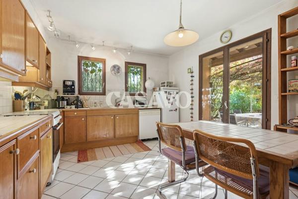 Vente Maison 7 pièces de 150m² - 13540 Aix-en-Provence