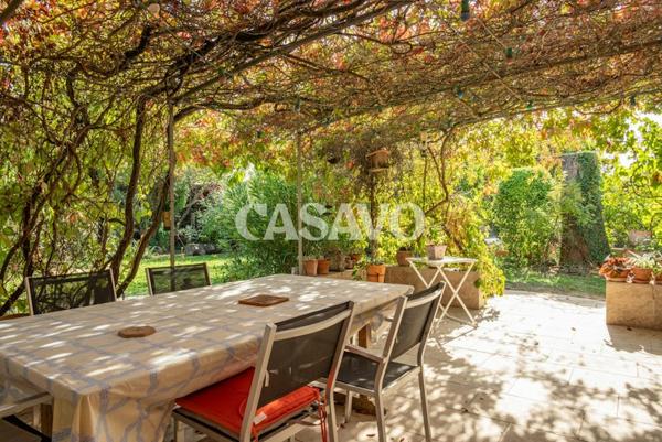 Vente Maison 7 pièces de 150m² - 13540 Aix-en-Provence