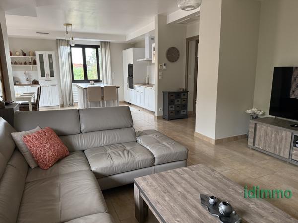 Belle prestation pour cette Maison de 220m2 Saint Priest  Saint-Priest (69800)