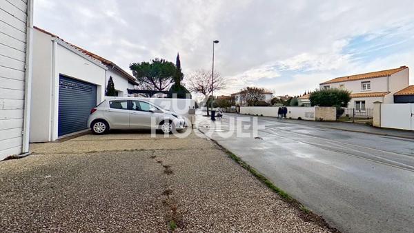 Maison à vendre à LAGORD divisée en 2 logements