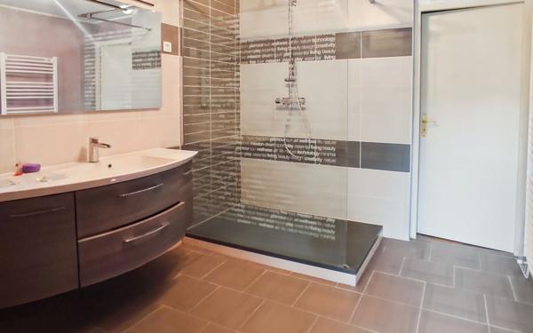 Maison à vendre    5 pièces •  Neuvic