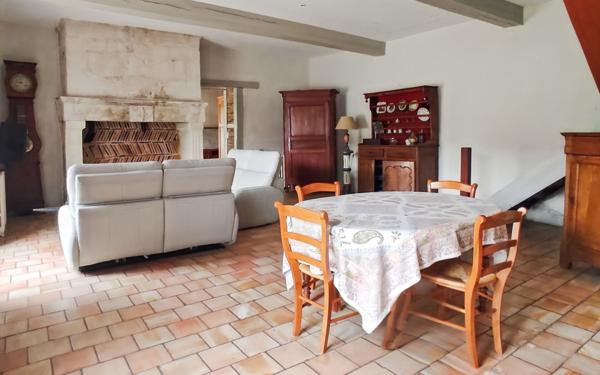 Maison à vendre    5 pièces •  Neuvic