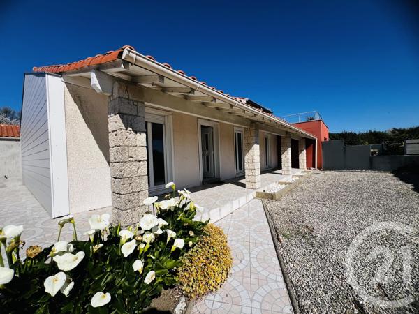 Maison à vendre  4 pièces - 107,80 m 2   FOURAS  - 17