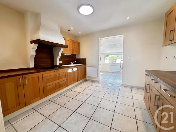 Maison à vendre  4 pièces - 107,80 m 2   FOURAS  - 17