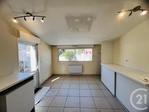 Maison à vendre  4 pièces - 107,80 m 2   FOURAS  - 17