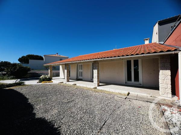 Maison à vendre  4 pièces - 107,80 m 2   FOURAS  - 17