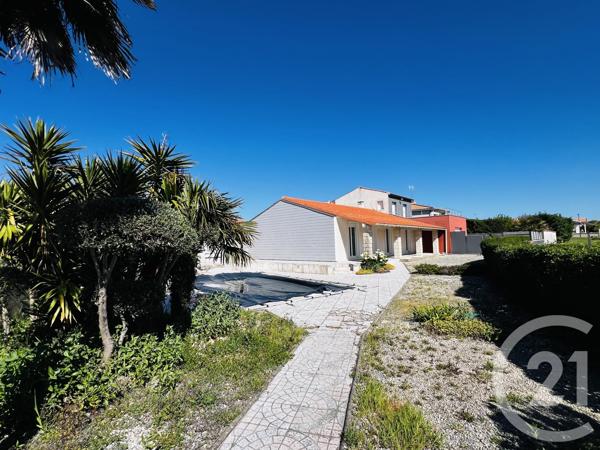 Maison à vendre  4 pièces - 107,80 m 2   FOURAS  - 17
