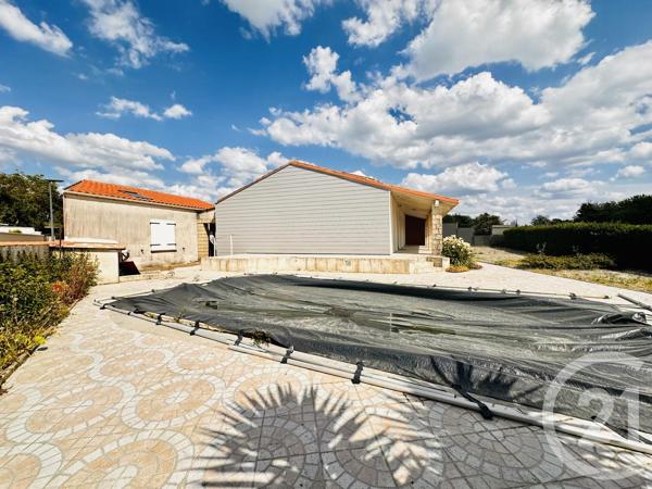 Maison à vendre  4 pièces - 107,80 m 2   FOURAS  - 17