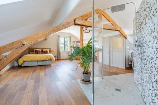 MAISON FAMILIALE TERRASSE JARDIN STATIONNEMENTS