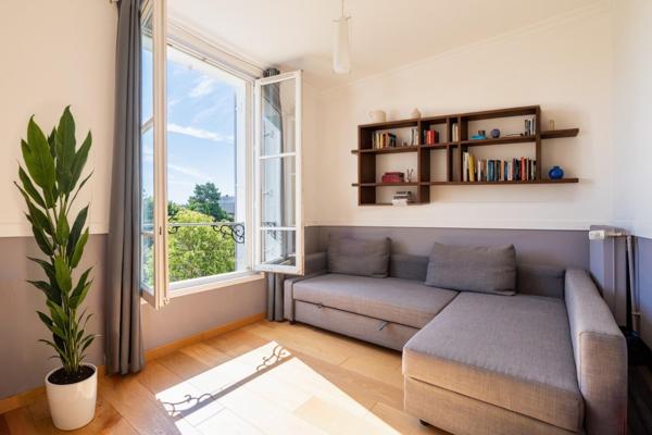 MAISON FAMILIALE TERRASSE JARDIN STATIONNEMENTS