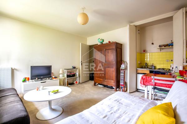 PARIS 75020 - Gambetta - Studio 26m² avec parking