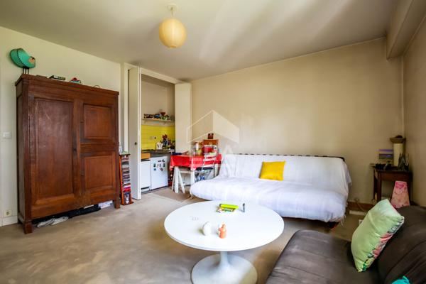 PARIS 75020 - Gambetta - Studio 26m² avec parking