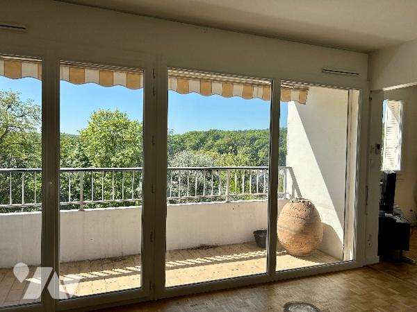 LA GRAVIERE. T3 en bon état de 71.74 m2 avec balcons.