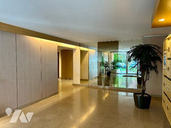 LA GRAVIERE. T3 en bon état de 71.74 m2 avec balcons.