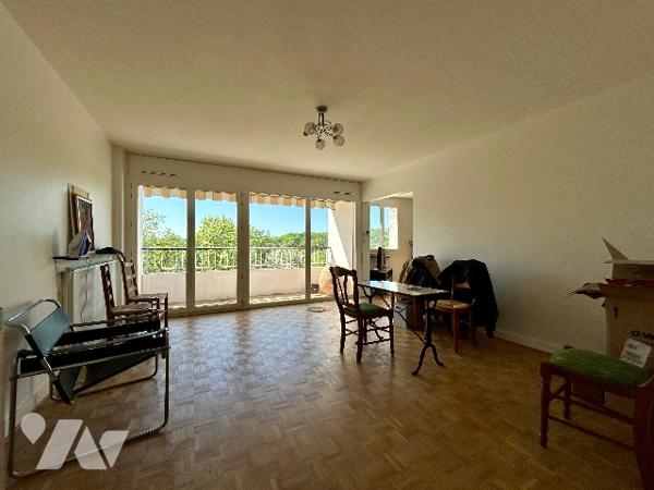 LA GRAVIERE. T3 en bon état de 71.74 m2 avec balcons.