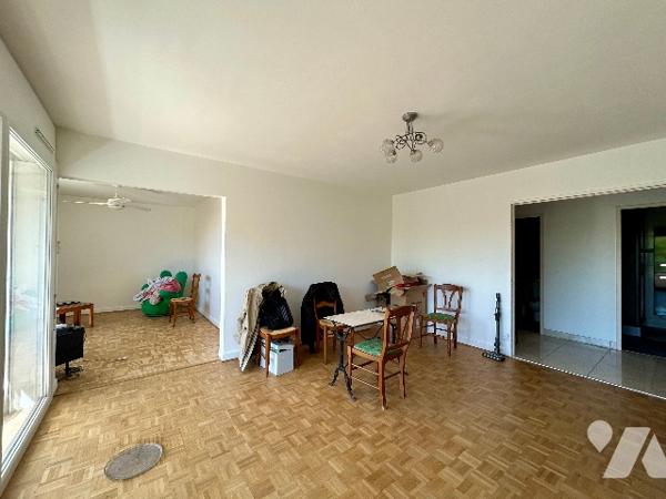LA GRAVIERE. T3 en bon état de 71.74 m2 avec balcons.