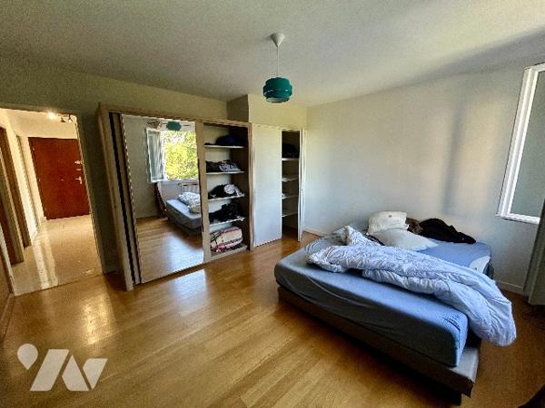 LA GRAVIERE. T3 en bon état de 71.74 m2 avec balcons.