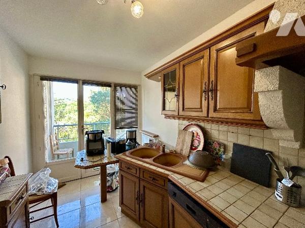 LA GRAVIERE. T3 en bon état de 71.74 m2 avec balcons.