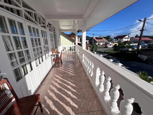 A VENDRE - CAYENNE Cité Bonhomme - Propriété individuelle de 4 appartements