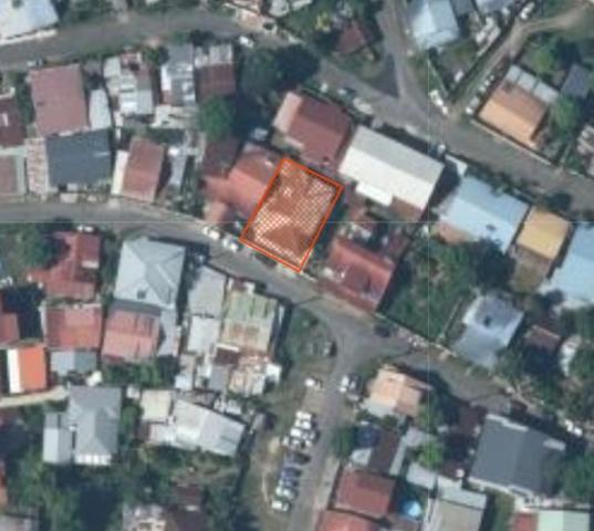 A VENDRE - CAYENNE Cité Bonhomme - Propriété individuelle de 4 appartements