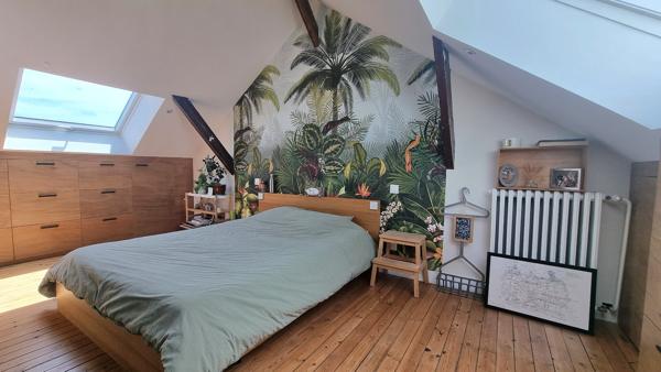Maison
                                                                                                                                                                                                                                                                                                                        6 pièce(s)                                                                                                                                                                                                          4 chambre(s)                                                                                                                                                                                                          112  m²