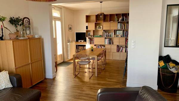 Maison
                                                                                                                                                                                                                                                                                                                        6 pièce(s)                                                                                                                                                                                                          4 chambre(s)                                                                                                                                                                                                          112  m²