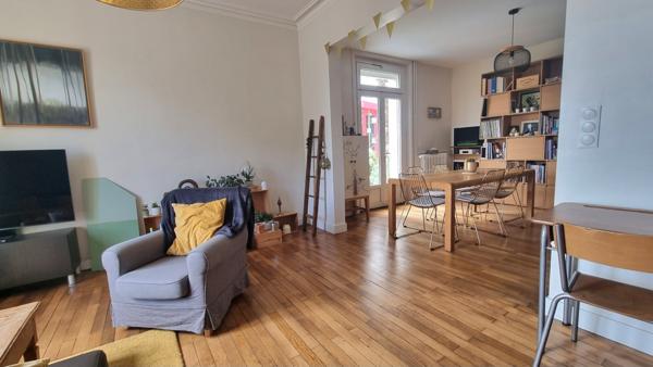 Maison
                                                                                                                                                                                                                                                                                                                        6 pièce(s)                                                                                                                                                                                                          4 chambre(s)                                                                                                                                                                                                          112  m²