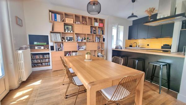 Maison
                                                                                                                                                                                                                                                                                                                        6 pièce(s)                                                                                                                                                                                                          4 chambre(s)                                                                                                                                                                                                          112  m²