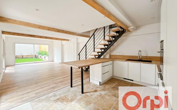 Maison à vendre    6 pièces •  Grenade