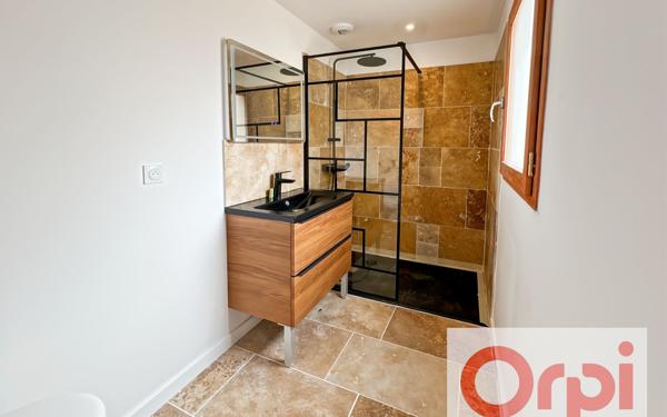 Maison à vendre    6 pièces •  Grenade