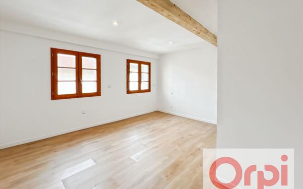 Maison à vendre    6 pièces •  Grenade