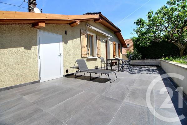 Maison à vendre  4 pièces - 131,90 m 2   PUBLIER  - 74