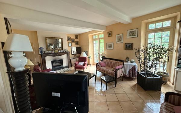 Maison à vendre    6 pièces •  Coudures