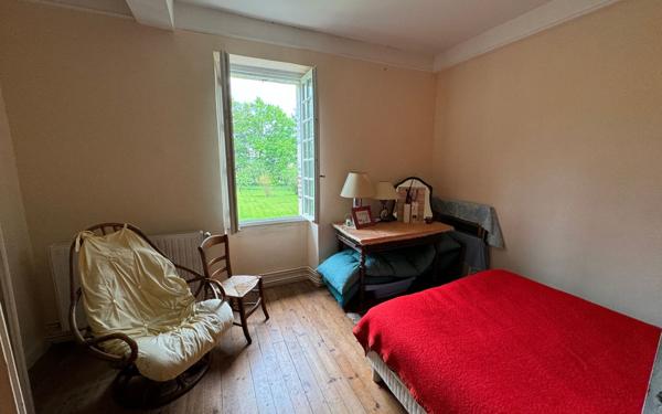 Maison à vendre    6 pièces •  Coudures