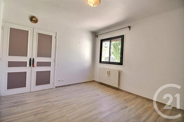 Maison à vendre  4 pièces - 118 m 2   VALBONNE  - 06