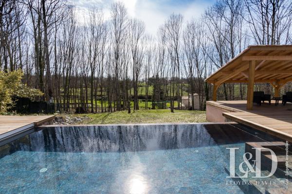 PROPRIÉTÉ 240m² AVEC PARC DE 9900m²