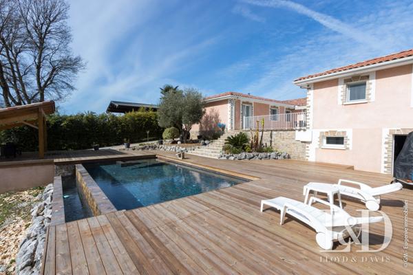 PROPRIÉTÉ 240m² AVEC PARC DE 9900m²