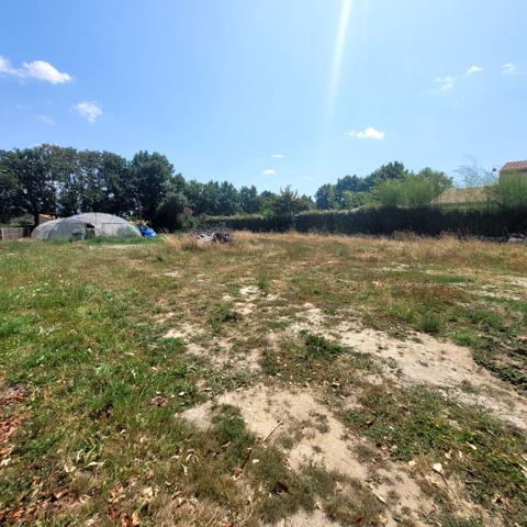 Terrain Aubigny Les Clouzeaux 651 m2