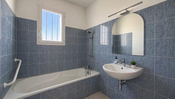 MAISON 112 M² PLAIN-PIED 4 CHAMBRES GARAGE JARDIN Saint rogatien