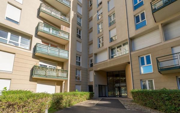 Appartement à vendre    1 pièce • 28,84 m2 Lyon 9