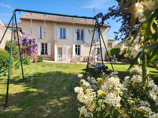 Maison à GUITRES, 33230 - 7 pièces 250m²