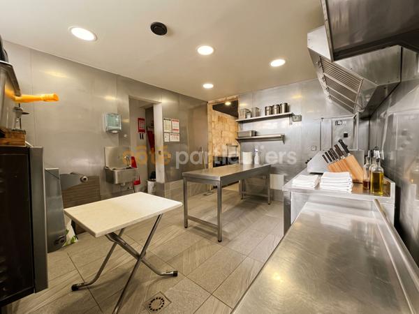 Vente
                Local commercial64 m² - TALENCE (33400)