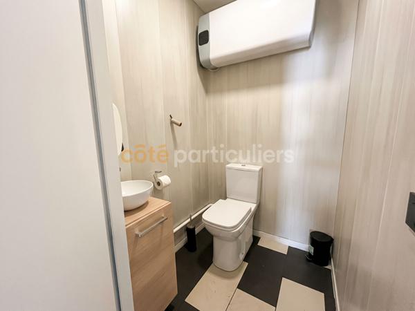 Vente
                Local commercial64 m² - TALENCE (33400)