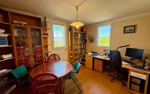 Maison à vendre    5 pièces •  Les Vans